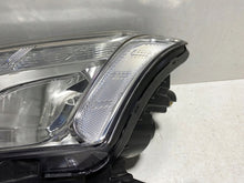 Laden Sie das Bild in den Galerie-Viewer, Frontscheinwerfer Chevrolet Trax 25961800 Links Scheinwerfer Headlight SCH3185859374vx