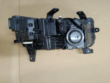 Laden Sie das Bild in den Galerie-Viewer, Frontscheinwerfer Dacia Duster 260603515R Links Scheinwerfer Headlight SCH3190475492nz