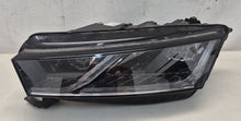Laden Sie das Bild in den Galerie-Viewer, Frontscheinwerfer Skoda Octavia IV 5E4941015A Links Scheinwerfer Headlight SCH3196801128ir