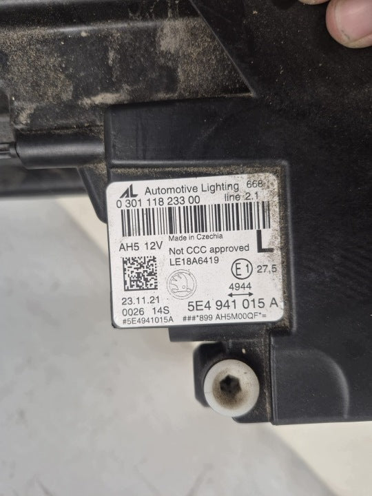 Frontscheinwerfer Skoda Octavia IV 5E4941015A Links Scheinwerfer Headlight SCH3196801128ir