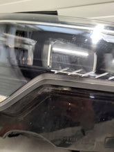 Laden Sie das Bild in den Galerie-Viewer, Frontscheinwerfer Audi Q3 83A941012 Ein Satz Scheinwerfer Headlight SCH3206690813dp