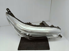 Laden Sie das Bild in den Galerie-Viewer, Frontscheinwerfer Toyota Hilux VIII 811100K792L2007 Rechts Headlight SCH3223738860xa