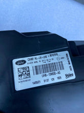 Laden Sie das Bild in den Galerie-Viewer, Frontscheinwerfer Ford Kuga LV4B-13W030 LV4B-13W029 Ein Satz Headlight SCH3235395566qu