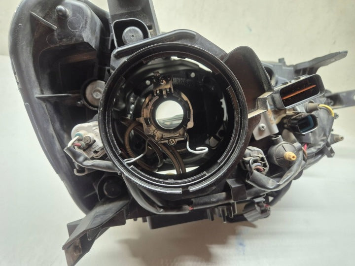 Frontscheinwerfer Mitsubishi Outlander II ZWW2453 Links Scheinwerfer Headlight SCH3236030481my