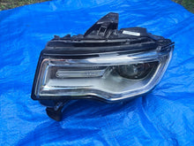 Laden Sie das Bild in den Galerie-Viewer, Frontscheinwerfer Jeep Grand Cherokee Wk2 68266665AG Links Headlight SCH3237187819wf
