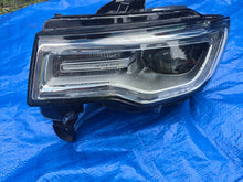 Laden Sie das Bild in den Galerie-Viewer, Frontscheinwerfer Jeep Grand Cherokee Wk2 68266665AG Links Headlight SCH3237187819wf
