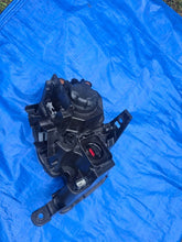 Laden Sie das Bild in den Galerie-Viewer, Frontscheinwerfer Jeep Grand Cherokee Wk2 68266665AG Links Headlight SCH3237187819wf