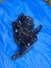 Laden Sie das Bild in den Galerie-Viewer, Frontscheinwerfer Jeep Grand Cherokee Wk2 68266665AG Links Headlight SCH3237187819wf