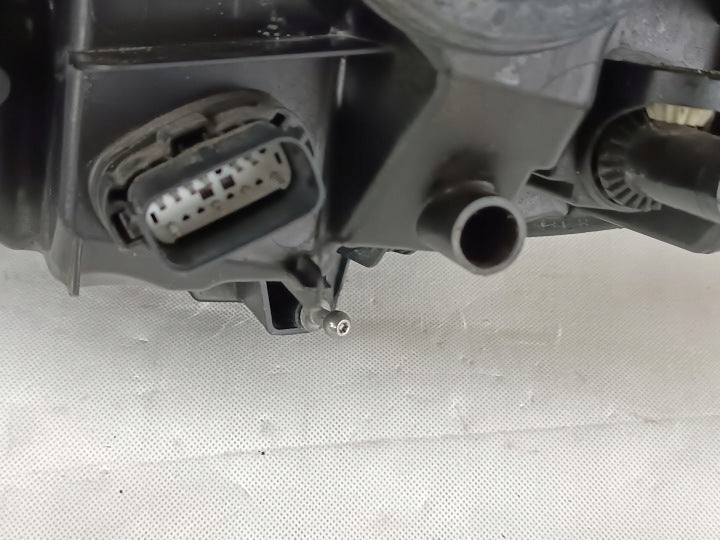 Frontscheinwerfer Ford Mondeo DS73-13W029-AG Rechts Scheinwerfer Headlight SCH3238220826rd