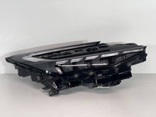 Laden Sie das Bild in den Galerie-Viewer, Frontscheinwerfer Toyota C-Hr 81110F4510 Rechts Scheinwerfer Headlight SCH3243285632xu
