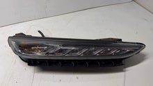 Laden Sie das Bild in den Galerie-Viewer, Frontscheinwerfer Hyundai Kona 92208-J9000 Rechts Scheinwerfer Headlight SCH3244179742bn