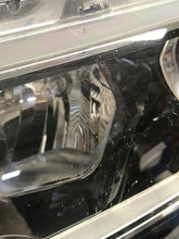 Laden Sie das Bild in den Galerie-Viewer, Frontscheinwerfer Nissan Qashqai I 10019009 Links Scheinwerfer Headlight SCH3267143507vr