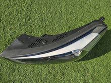 Load image into Gallery viewer, Frontscheinwerfer Hyundai Tucson 92101D7200 Links Scheinwerfer Headlight SCH3274196310oc