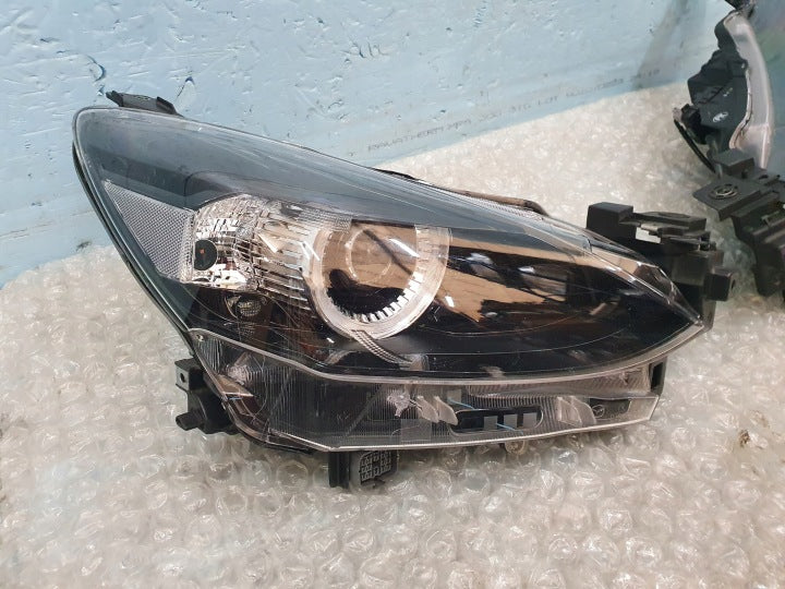 Frontscheinwerfer Mazda IV D43N-51030 Ein Satz Scheinwerfer Headlight SCH3279691555zm