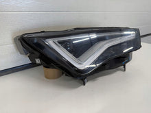 Laden Sie das Bild in den Galerie-Viewer, Frontscheinwerfer Seat Ateca 1EX014891-32 Rechts Scheinwerfer Headlight SCH3285679377lv