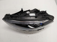 Laden Sie das Bild in den Galerie-Viewer, Frontscheinwerfer Mercedes-Benz W177 A1779065704 Links Scheinwerfer Headlight SCH3289402637gr