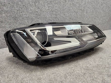 Laden Sie das Bild in den Galerie-Viewer, Frontscheinwerfer VW Jetta I 5C7941752E Xenon Rechts Scheinwerfer Headlight SCH3292737364vo