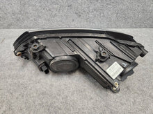 Laden Sie das Bild in den Galerie-Viewer, Frontscheinwerfer VW Jetta I 5C7941752E Xenon Rechts Scheinwerfer Headlight SCH3292737364vo