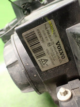 Laden Sie das Bild in den Galerie-Viewer, Frontscheinwerfer Volvo S60 I 8693657 30655905 Ein Satz Scheinwerfer Headlight SCH3294350225le