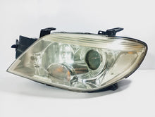 Laden Sie das Bild in den Galerie-Viewer, Frontscheinwerfer Mitsubishi Outlander I 00030126 Links Scheinwerfer Headlight SCH3297262620bm