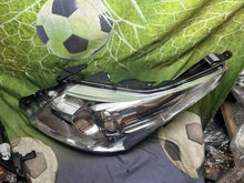 Laden Sie das Bild in den Galerie-Viewer, Frontscheinwerfer Toyota Avensis H279HL-AE Xenon Ein Satz Scheinwerfer Headlight SCH3298102407bi