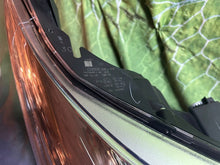Laden Sie das Bild in den Galerie-Viewer, Frontscheinwerfer Toyota Avensis H279HL-AE Xenon Ein Satz Scheinwerfer Headlight SCH3298102407bi