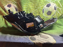 Laden Sie das Bild in den Galerie-Viewer, Frontscheinwerfer Toyota Avensis H279HL-AE Xenon Ein Satz Scheinwerfer Headlight SCH3298102407bi