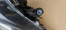 Laden Sie das Bild in den Galerie-Viewer, Frontscheinwerfer Toyota Rav V 4 81145-42840 LED Rechts Scheinwerfer Headlight SCH3310788211yd