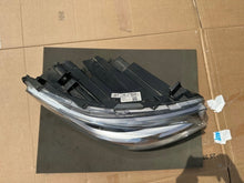 Laden Sie das Bild in den Galerie-Viewer, Frontscheinwerfer Mercedes-Benz Sprinter A9109067200 Rechts Headlight SCH3322869552cd