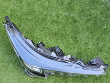 Laden Sie das Bild in den Galerie-Viewer, Frontscheinwerfer Toyota Corolla 81110-02S60 LED Rechts Scheinwerfer Headlight SCH3326591909rq