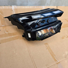 Laden Sie das Bild in den Galerie-Viewer, Frontscheinwerfer Skoda 5LB941036 85122000 Full LED Rechts Headlight SCH3333854080fi