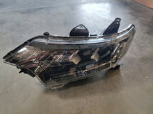 Laden Sie das Bild in den Galerie-Viewer, Frontscheinwerfer Mitsubishi Outlander I 8301D329 LED Links Headlight SCH3334207663yb