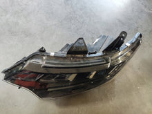 Laden Sie das Bild in den Galerie-Viewer, Frontscheinwerfer Mitsubishi Outlander I 8301D329 LED Links Headlight SCH3334207663yb