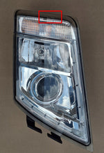 Laden Sie das Bild in den Galerie-Viewer, Frontscheinwerfer Volvo 82304585 Rechts Scheinwerfer Headlight SCH3335005803bh