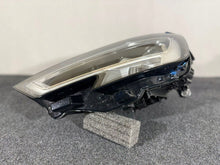 Laden Sie das Bild in den Galerie-Viewer, Frontscheinwerfer Audi A3 8V0941773K LED Links Scheinwerfer Headlight SCH3336437496lv