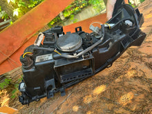 Laden Sie das Bild in den Galerie-Viewer, Frontscheinwerfer Volvo V70 S60 30698836 Rechts Scheinwerfer Headlight SCH3337828046hz