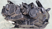 Laden Sie das Bild in den Galerie-Viewer, Frontscheinwerfer Dacia Duster 260106194R Links Scheinwerfer Headlight SCH3341745751ek