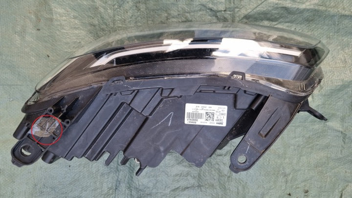 Frontscheinwerfer Dacia Duster 260106194R Links Scheinwerfer Headlight SCH3341745751ek