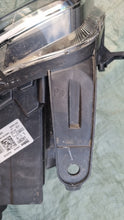 Laden Sie das Bild in den Galerie-Viewer, Frontscheinwerfer Dacia Duster 260106194R Links Scheinwerfer Headlight SCH3341745751ek