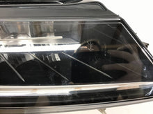 Load image into Gallery viewer, Frontscheinwerfer Skoda Superb 3V1941016D Rechts Scheinwerfer Headlight SCH3349245880ee