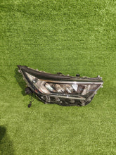 Laden Sie das Bild in den Galerie-Viewer, Frontscheinwerfer Toyota V CSC28962 Rechts Scheinwerfer Headlight SCH3351698149wl