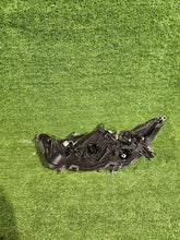 Laden Sie das Bild in den Galerie-Viewer, Frontscheinwerfer Toyota V CSC28962 Rechts Scheinwerfer Headlight SCH3351698149wl