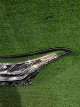 Laden Sie das Bild in den Galerie-Viewer, Frontscheinwerfer Toyota C-Hr Chr 22457144810L Links Scheinwerfer Headlight SCH3360779153ul