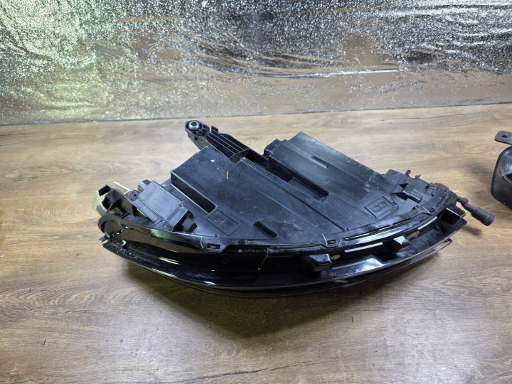 Frontscheinwerfer VW Passat 3J1941005 Links Scheinwerfer Headlight SCH3362366130uz