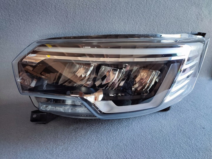 Frontscheinwerfer Renault Trafic III 260601790R Links Scheinwerfer Headlight SCH3368910084zh
