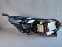 Load image into Gallery viewer, Frontscheinwerfer Renault Trafic III 260601790R Links Scheinwerfer Headlight SCH3368910084zh