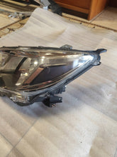 Load image into Gallery viewer, Frontscheinwerfer Mitsubishi Space W 85122000 Links Scheinwerfer Headlight SCH3368987275xv