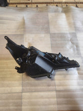 Load image into Gallery viewer, Frontscheinwerfer Mitsubishi Space W 85122000 Links Scheinwerfer Headlight SCH3368987275xv