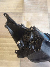 Load image into Gallery viewer, Frontscheinwerfer Mitsubishi Space W 85122000 Links Scheinwerfer Headlight SCH3368987275xv