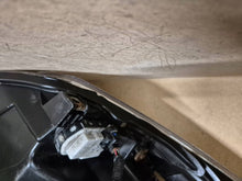 Laden Sie das Bild in den Galerie-Viewer, Frontscheinwerfer Toyota Avensis H279GLDE Links Scheinwerfer Headlight SCH3381156014sw